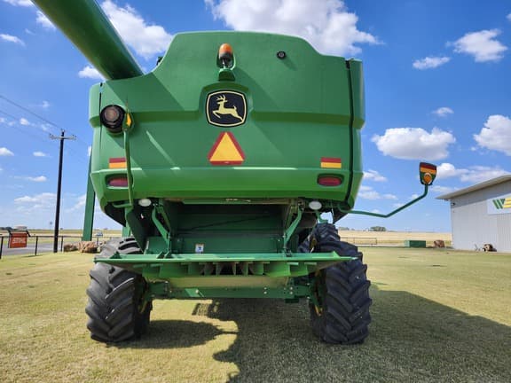 Image of John Deere S680 equipment image 3