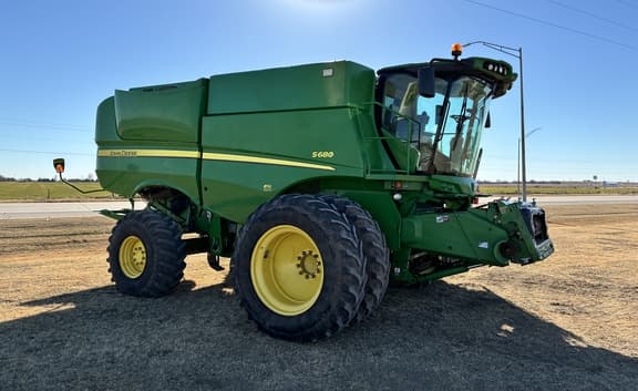 Image of John Deere S680 equipment image 2
