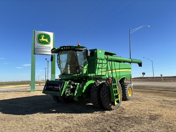 Image of John Deere S680 Primary image