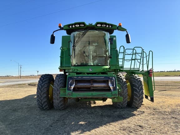 Image of John Deere S680 equipment image 1
