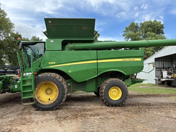 Image of John Deere S680 equipment image 1