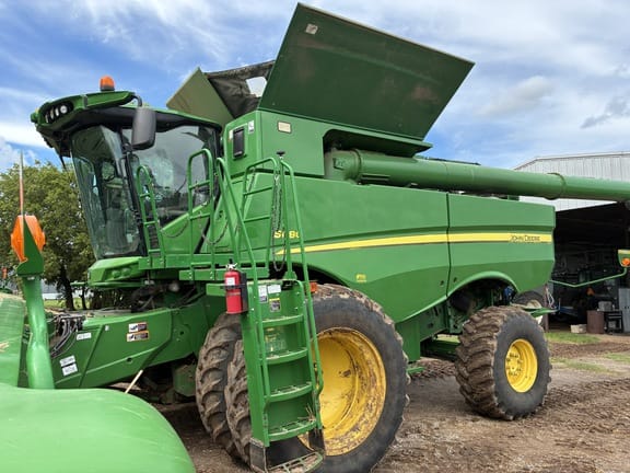 2012 John Deere S680 Equipment Image0