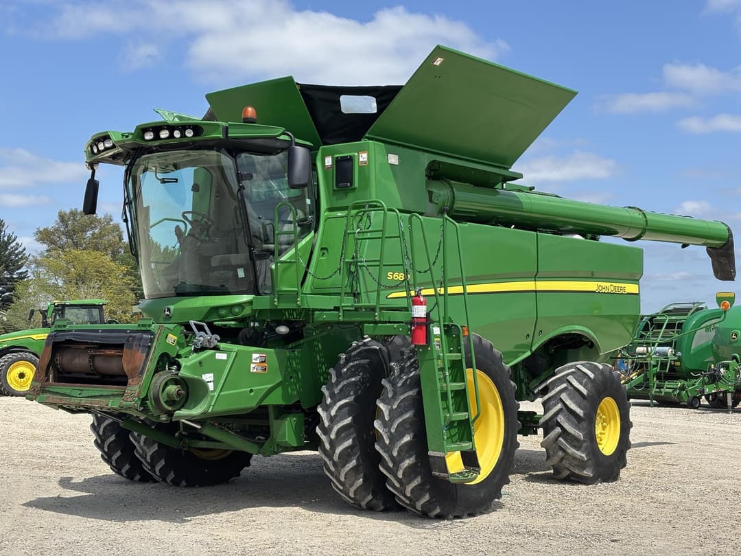 Image of John Deere S680 Primary image