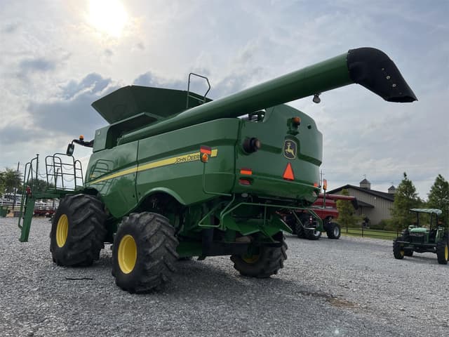 Image of John Deere S680 equipment image 4