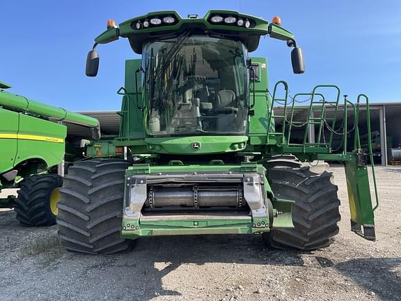 Image of John Deere S680 equipment image 1