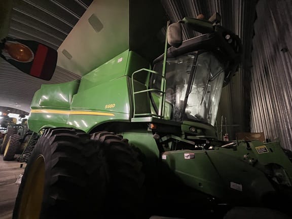 2012 John Deere S680 Equipment Image0