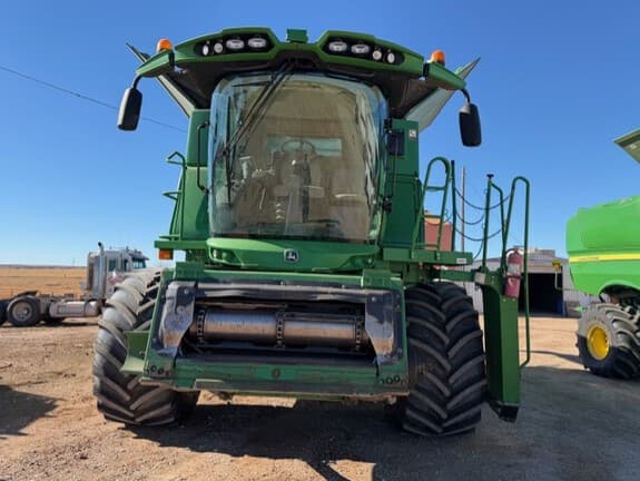 Image of John Deere S680 equipment image 4