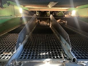 Main image John Deere S680 13