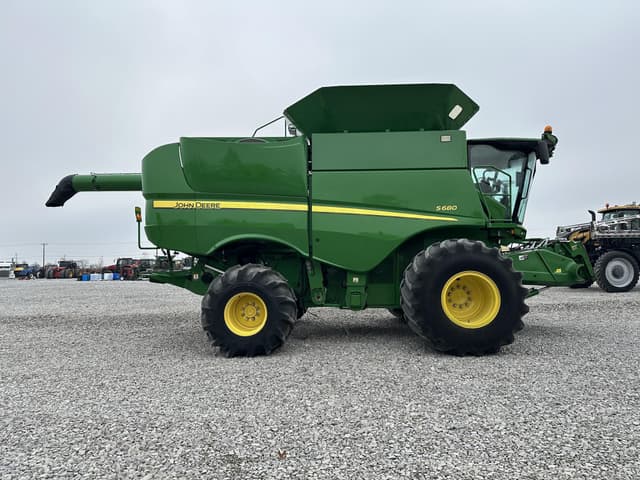 Image of John Deere S680 equipment image 2