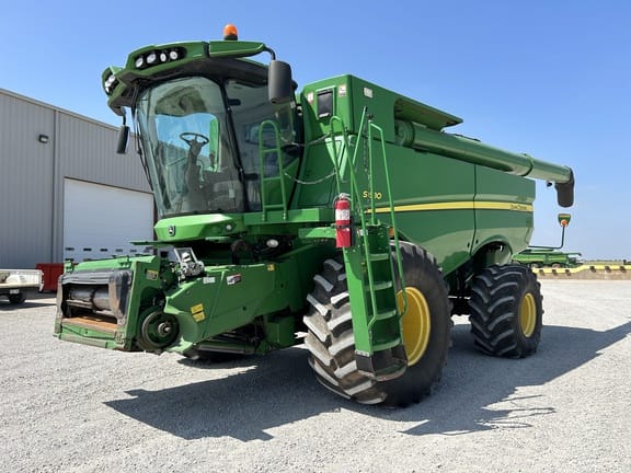 2012 John Deere S680 Equipment Image0
