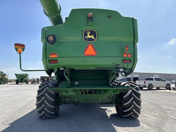 Image of John Deere S680 equipment image 3
