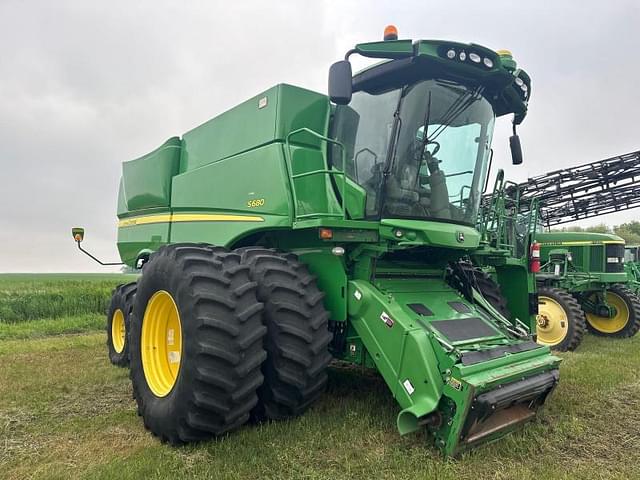 Image of John Deere S680 equipment image 4