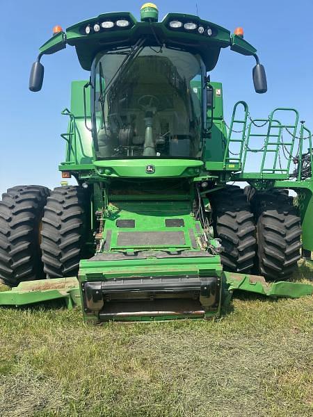 Image of John Deere S680 Primary image