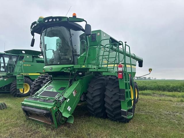 Image of John Deere S680 equipment image 1