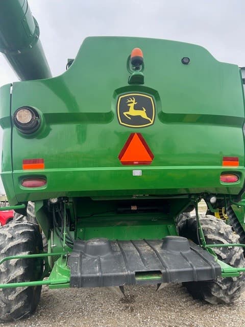 Image of John Deere S680 equipment image 3