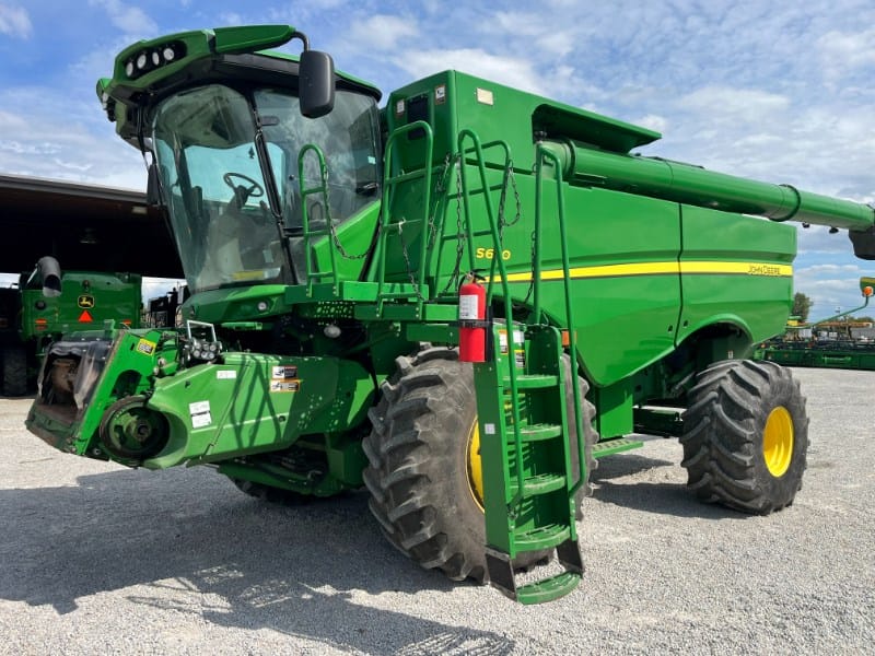 2012 John Deere S680 Equipment Image0