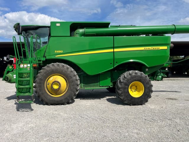 Image of John Deere S680 equipment image 1