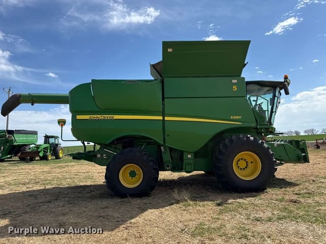 Image of John Deere S680 equipment image 3