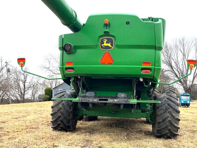 Image of John Deere S680 equipment image 4