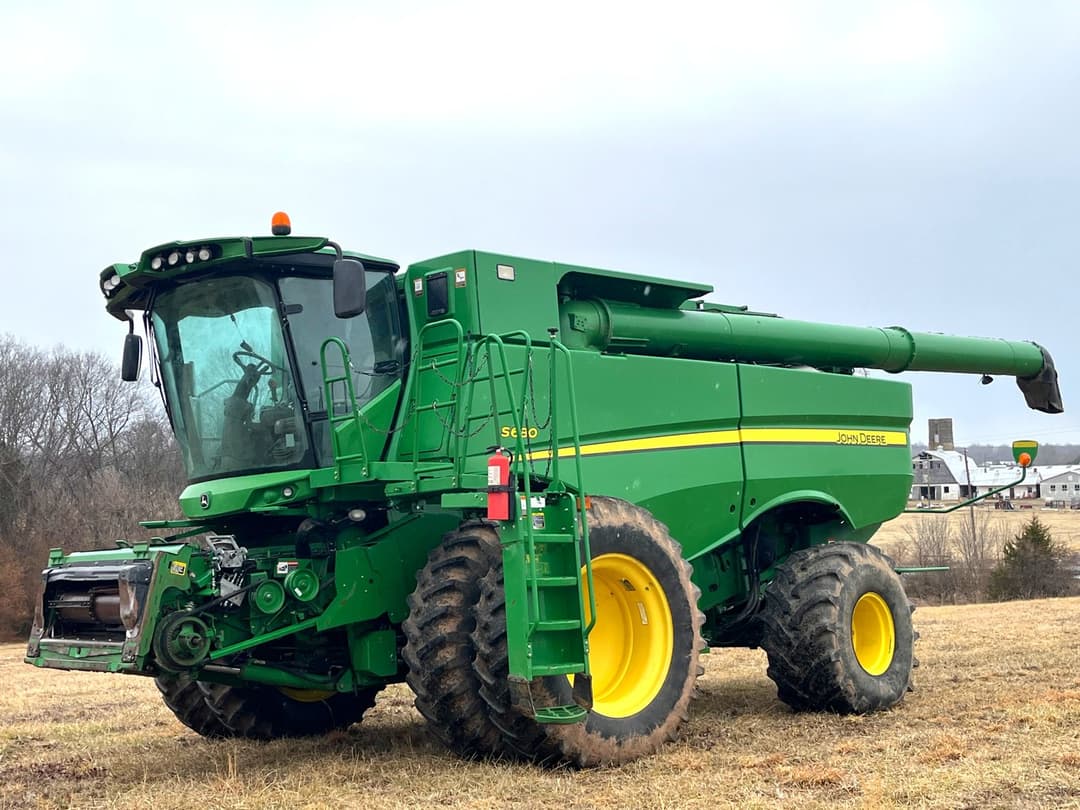 Image of John Deere S680 Primary image