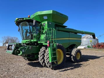 Main image John Deere S680