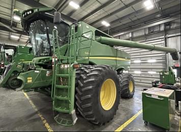 Main image John Deere S680