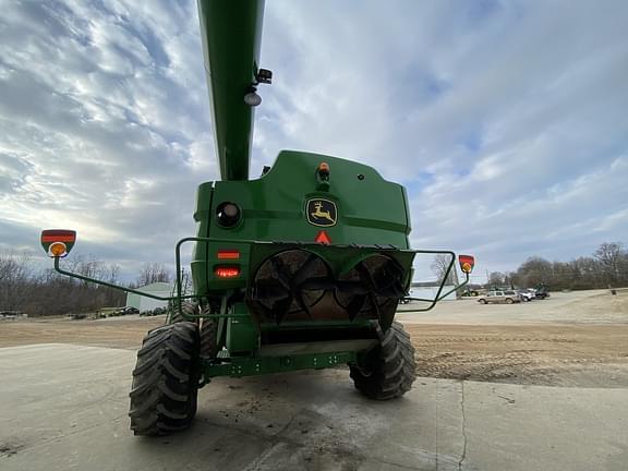 Image of John Deere S680 equipment image 3