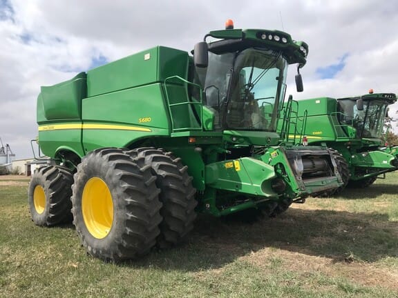 Main image John Deere S680