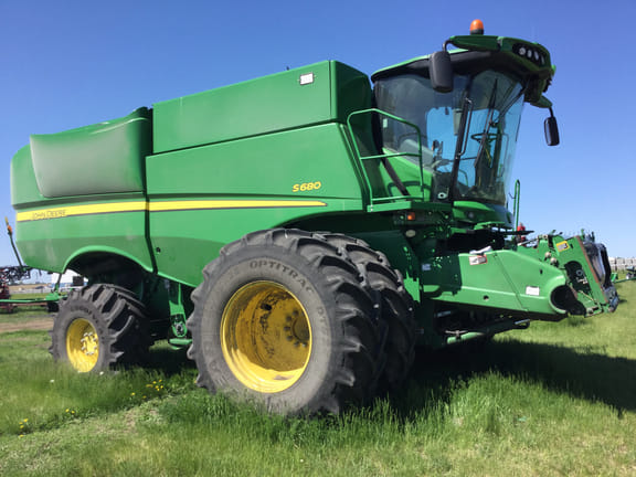 Main image John Deere S680