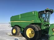 Thumbnail image John Deere S680 3