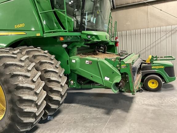 Image of John Deere S680 equipment image 2