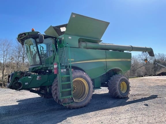 Main image John Deere S680