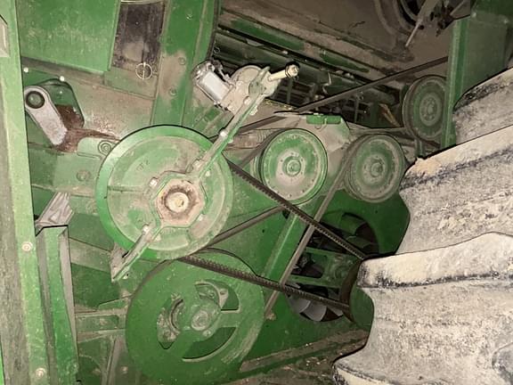 Image of John Deere S680 equipment image 3