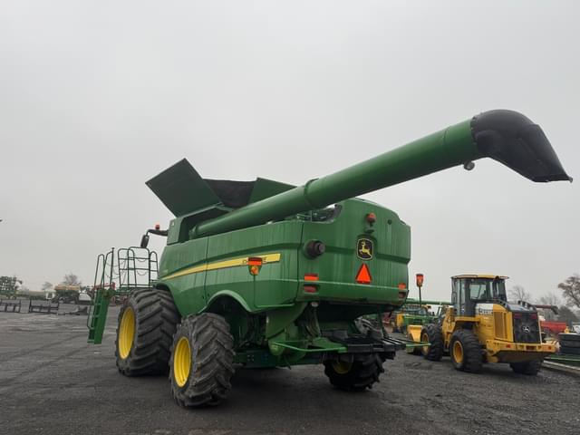 Image of John Deere S680 equipment image 3