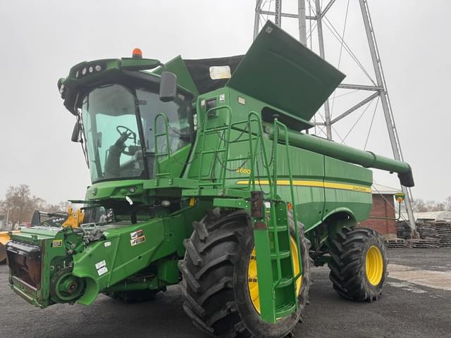 Image of John Deere S680 equipment image 1