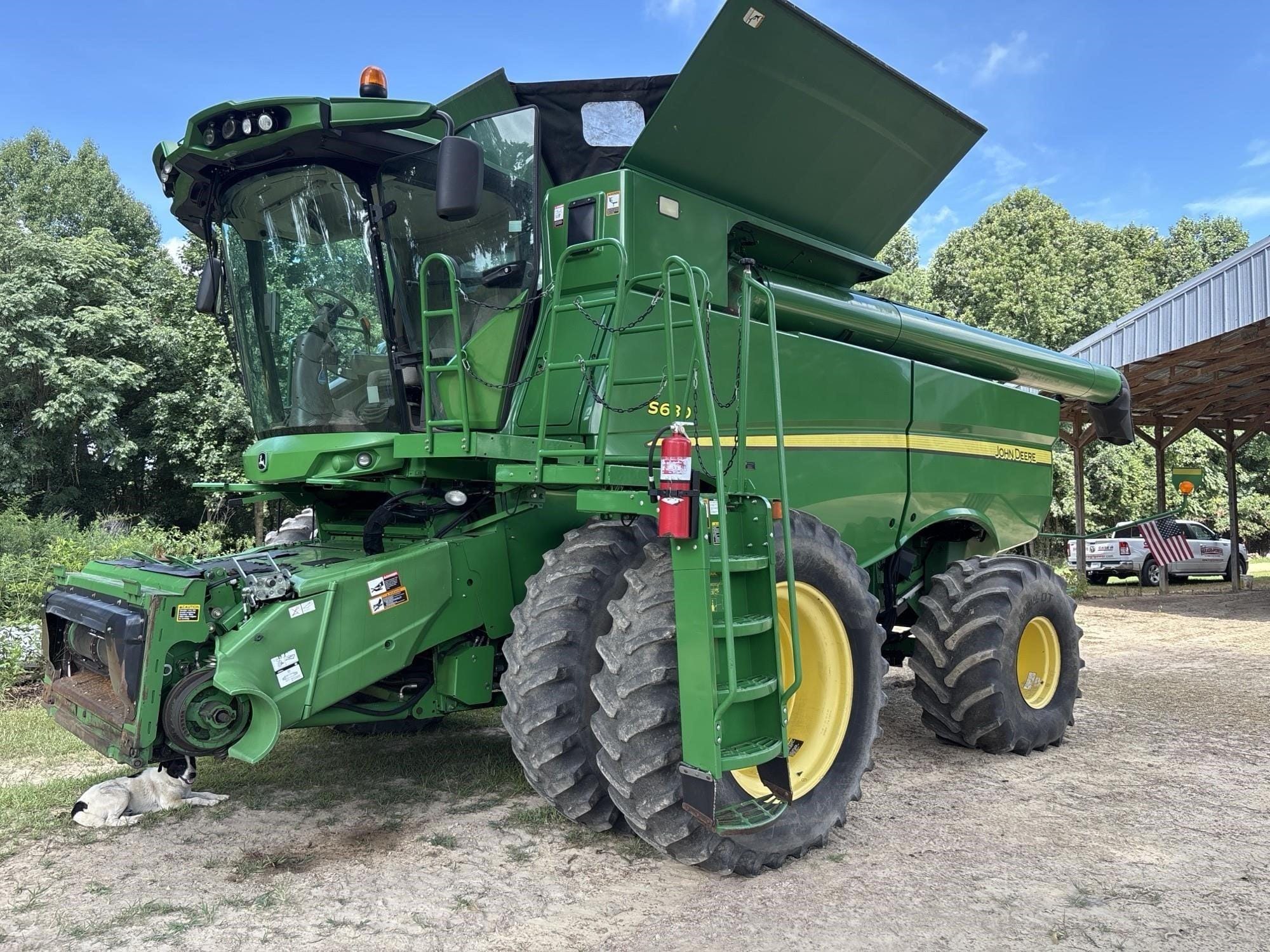 2012 John Deere S680 Equipment Image0