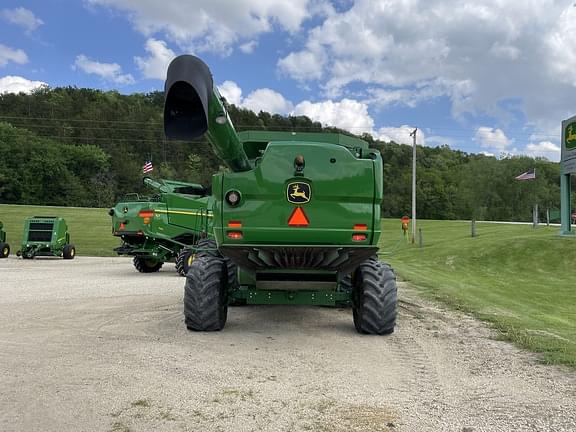 Image of John Deere S680 equipment image 3