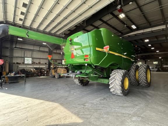 Image of John Deere S680 equipment image 3