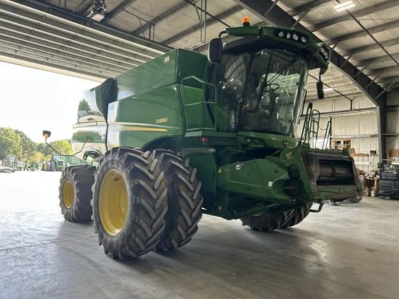 Image of John Deere S680 equipment image 1