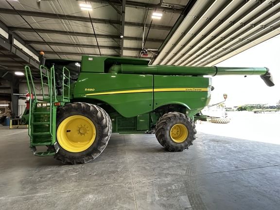 2012 John Deere S680 Equipment Image0