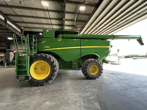 Image of John Deere S680 Primary image