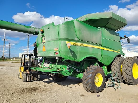 Image of John Deere S680 equipment image 2