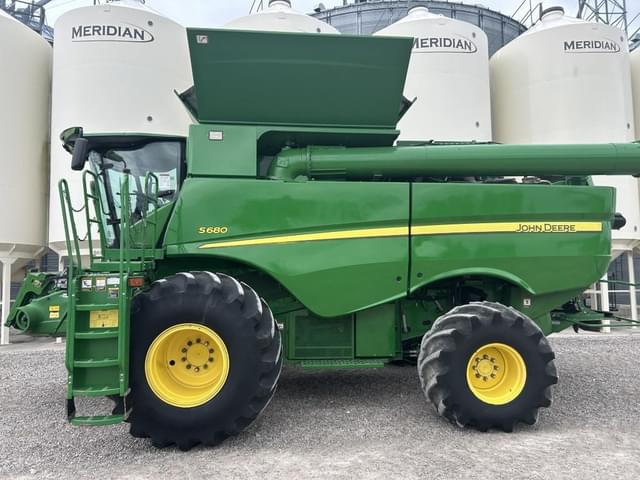 Image of John Deere S680 equipment image 2