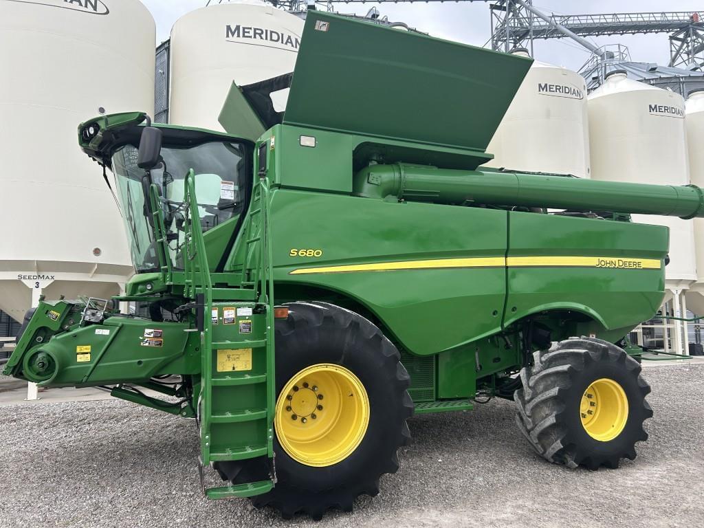 Image of John Deere S680 Primary image
