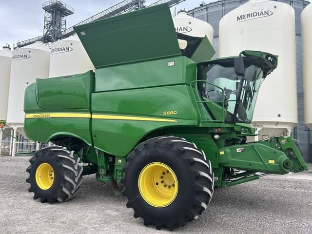 Image of John Deere S680 equipment image 1