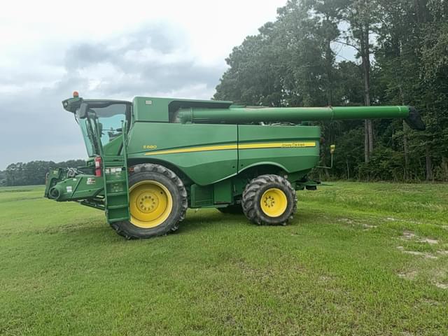Image of John Deere S680 equipment image 1