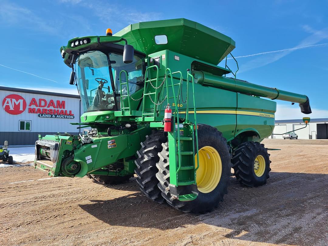 Image of John Deere S680 Primary image