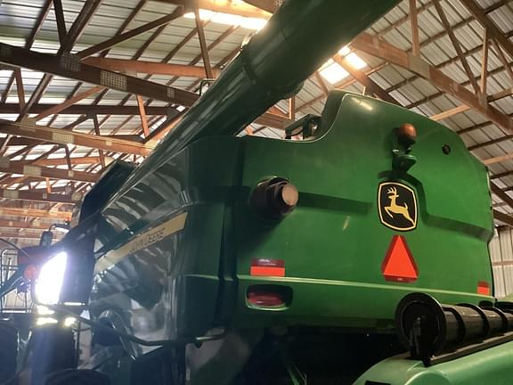 Image of John Deere S690 equipment image 3