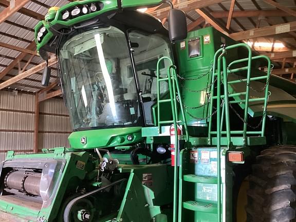 Image of John Deere S690 equipment image 2