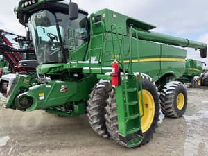 2012 John Deere S690 Image
